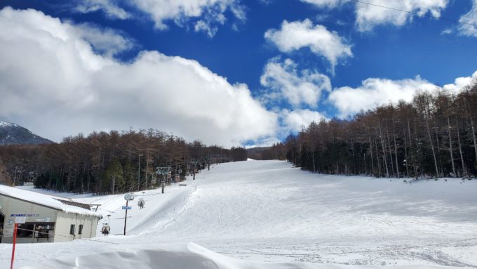 湯の丸スキー場の全景